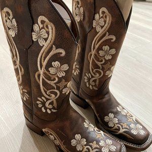Corral Circle G Shedron/Floral Cowb Boots Size 6.5